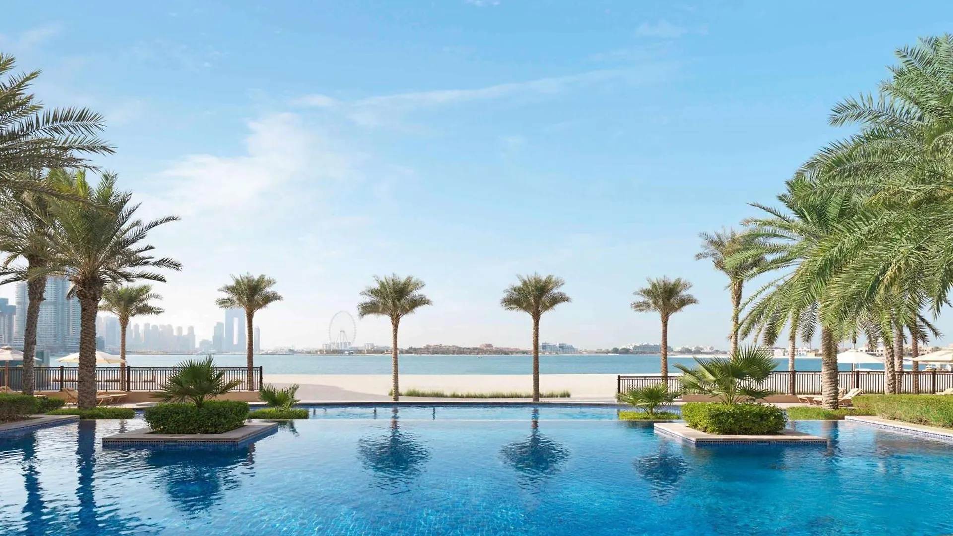 Fairmont The Palm location